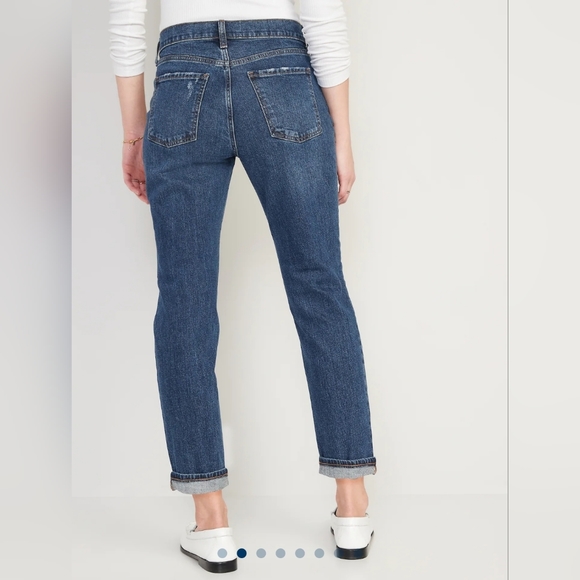 Old Navy Mid-Rise Boyfriend Jeans - Picture 3 of 9